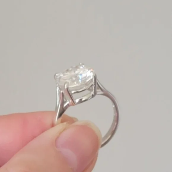 New 4ct Certified Moissanite Engagement Ringn - Picture 7 of 12